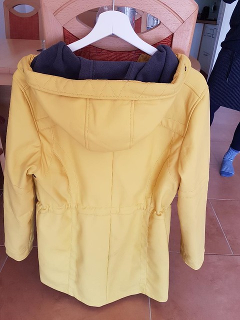 Cecil - rainjacket yellow back
