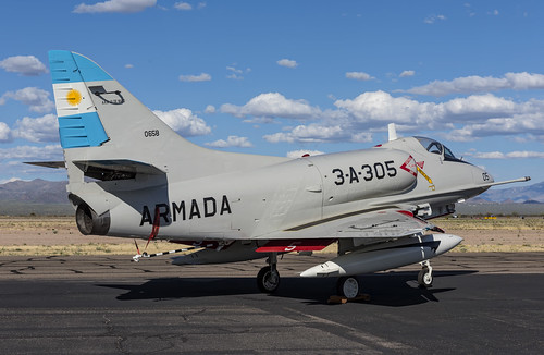 tucson arizona aviation history desert militaryhistory warbirds jet a4skyhawk argentina argentinenavy armada attack