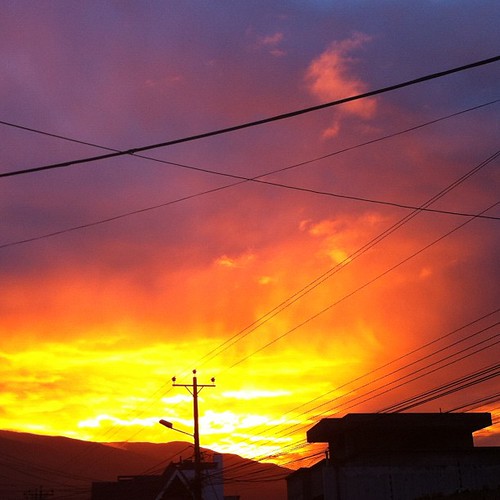 Quito on fire #Quito #sky #sunset #nofilter by valerinch, square squareformat iphoneography instagramapp uploaded:by=instagram