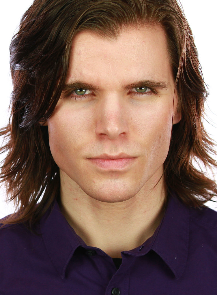 Onision (81) .