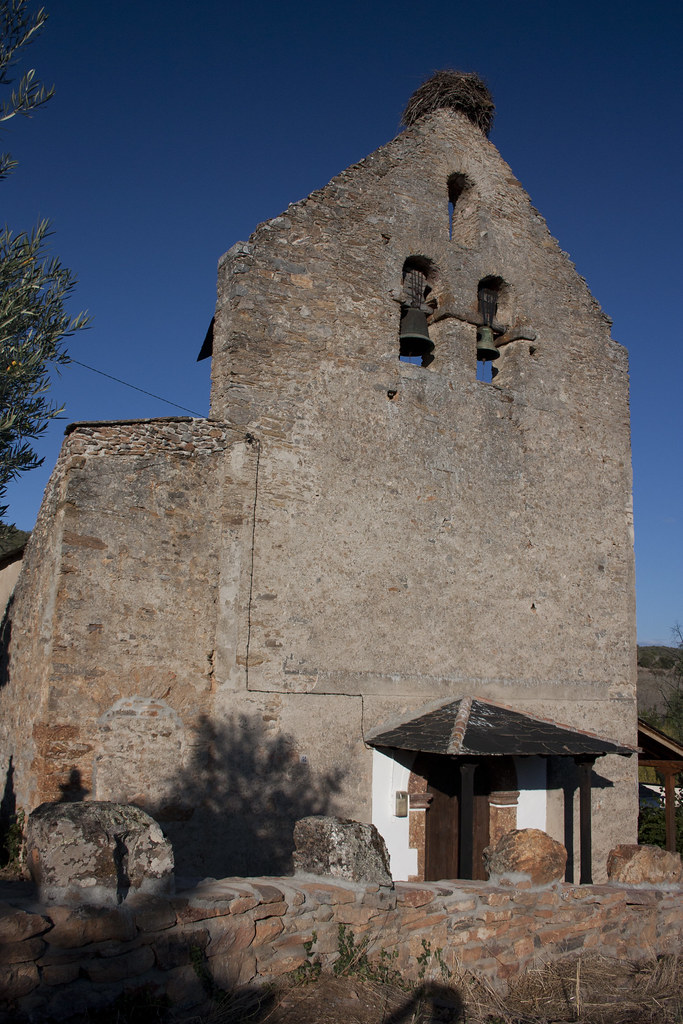 Iglesia de Lago de Carucedo | Vista de la fachada de la igle… | Flickr