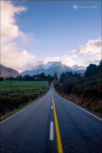 On The Road of New Zealand by Lucas Janin | www.lucasjanin.com, Glenorchy, Otago, New Zealand
Morning exploration close to Glenorchy in South Island of New Zealand