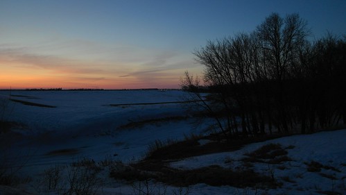 blue winter sunset orange snow northwest dusk northdakota frozenriver harwood northwestunitedstates harwoodnorthdakota frozenriverbed samsungnx20 samsung1855mmf3556oisiilense harwoodnd