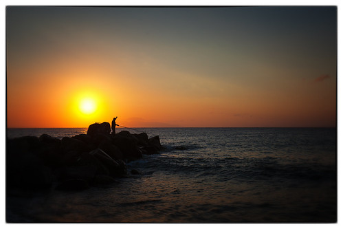 sunrise ficherman kamari beach seaview sea canon5dmarkll stone grækenland greece cyclades santorini water canon outdoor vand view
