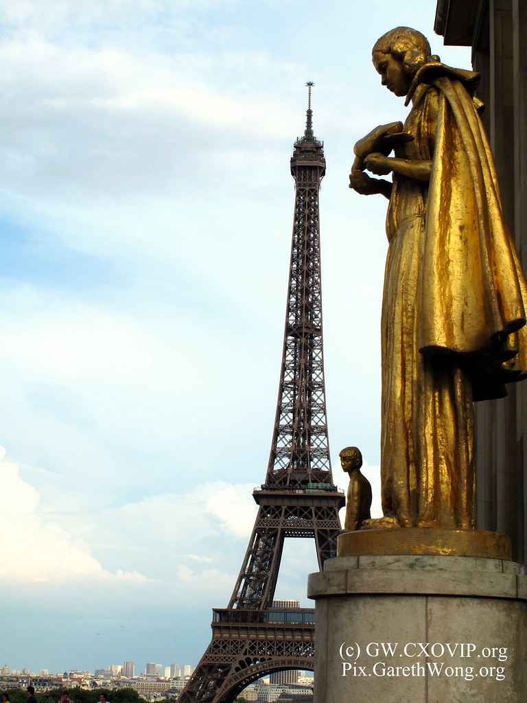 Cloaked golden statute (Palais de Chaillot) at Place de Trocadero with Eiffel tower in the background IMG_9061 by garethwong