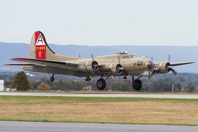 Boeing B-17 Flying Fortress NL93012