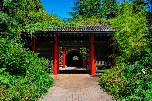 The Moongate and Tunnel - UBC Botanical Gardens