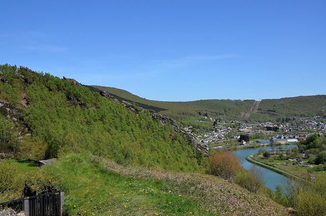 Monthermé (Ardennes) - Vue sur la Meuse et les rochers des quatre fils Aymon