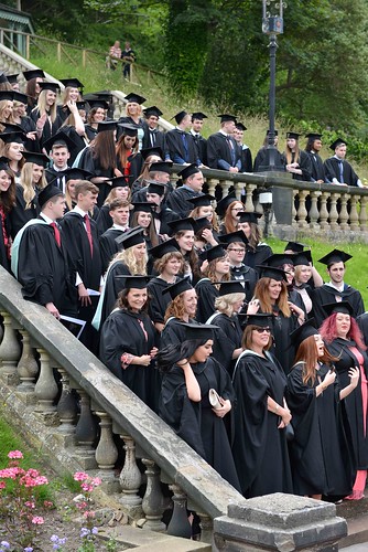 University Of Hull Scarborough Degree Ceremony Hat Throw 15-07-16
