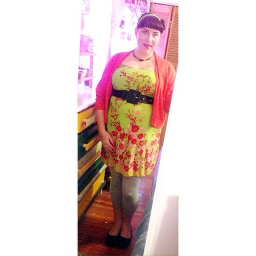 Orange & green (like the leaves on the trees!) #plussize #pinup #ootd #plussizepinup #psootd #ootdsocialclub #ootdshare #outfitdetails #wiwt #whatiwore  #everydaypinup #pinupgram #pinupstyle #vintagestyle #curvy #curvywomen #plussizefashion #bettiebangs # | by AnArtsNotebook