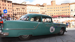 Passaggio da Piazza del campo delle Auto Storiche del Gran Premio Nuvolari 2016
