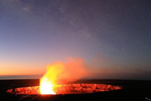 longexposure usa canon stars landscape dawn volcano hawaii astrophotography nightsky volcanonationalpark thebigisland 5dmkiii photosbymch