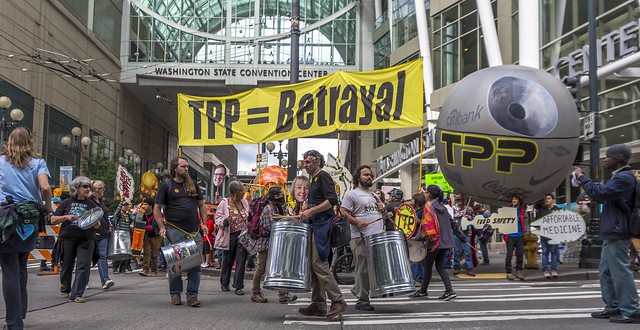 HD drummers take the street at tpp = betrayal rally localize this 2016 camp by John Duffy - 27968281505_4847a1444c_o