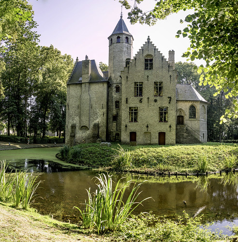château flandre veurne belgique belgium musette thierry d800 nikon castle composition architecture 28300mm beauvoorde