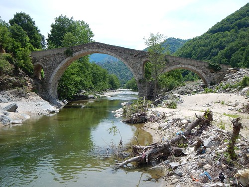 griechenland greece steinbrücke wasser fluss brücke stonebridge