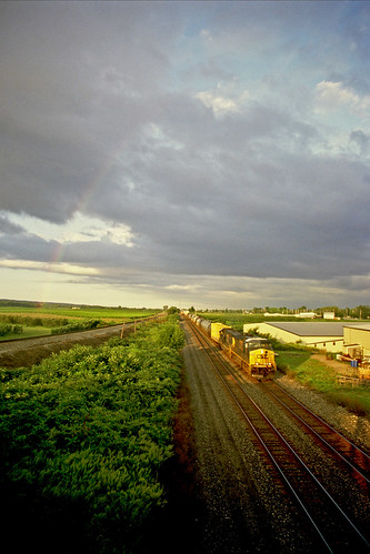 rainbow trains rainbows csx cloudsandsky northeastpennsylvania csxtrains csxeriewestsubdivision bortroad