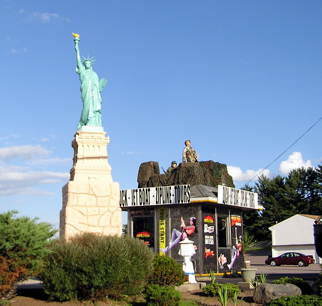 Wisconsin Dells Statue of Liberty