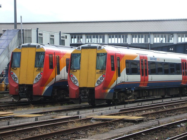 458009 at 458022 at Clapham Junction