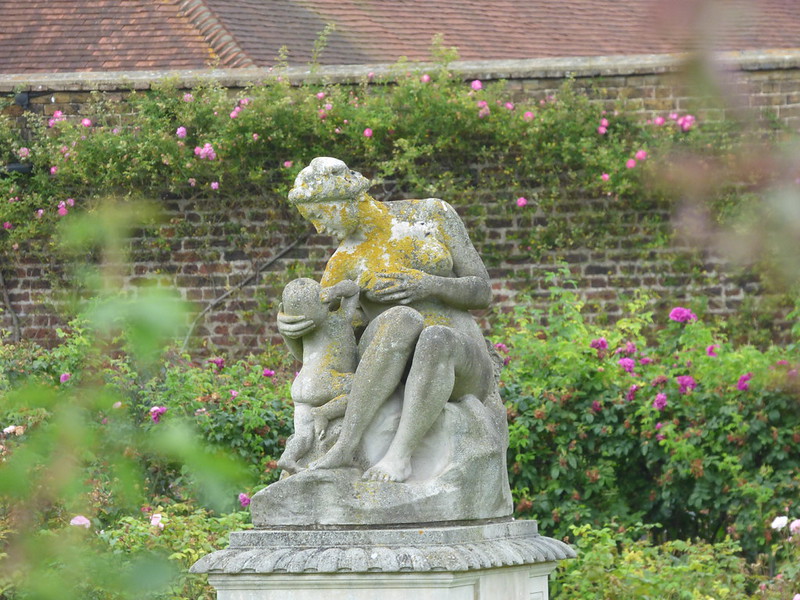 Gardens at Hampton Court Palace - the Rose Garden - statue