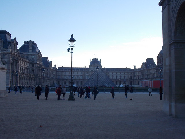 Alí está o Louvre