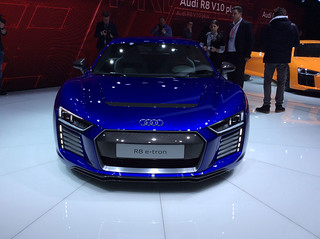 Audi-2015-R8-e-tron-04