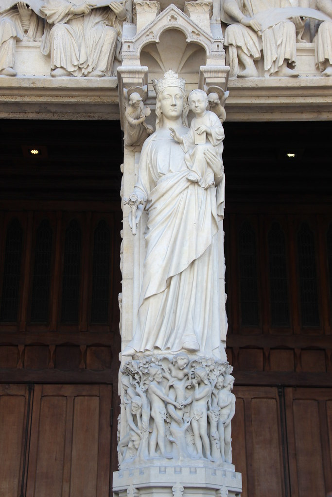 Cathedral Notre Dame de Paris Statue of Virgin Mary and Ch… | Flickr