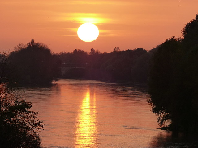 sur la Loire au coucher du soleil