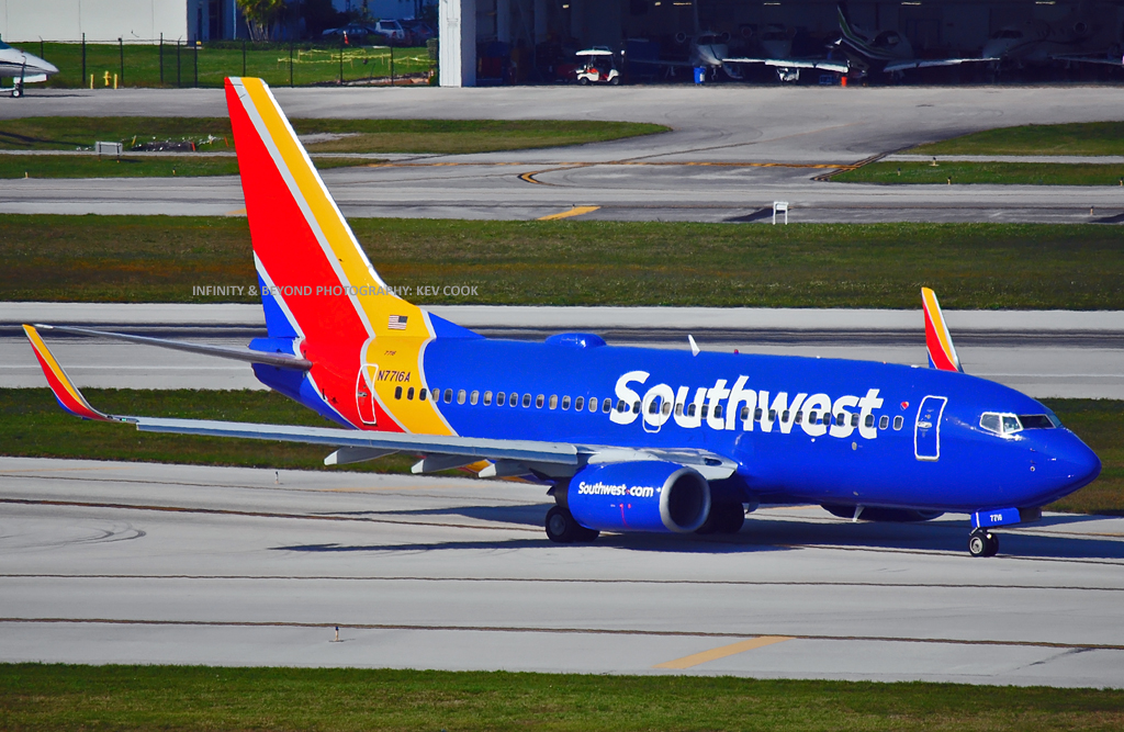 Southwest Airlines New Colors | Boeing 737-700 N7716A @ KFLL… | Flickr