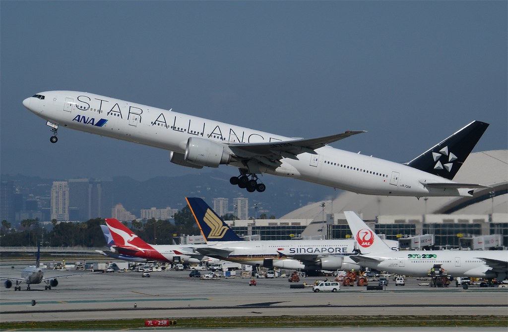 Ana Star Alliance Livery 777 300 Ja731a Lax Takeoff 1 Flickr