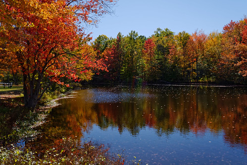 hoosick rensselaercounty capitaldistrict newyork rural smalltown pond water reflectioninwater reflection tree foliage fallfoliage fallcolors autumn outdoor color red blue pentax pentaxart hdpentaxda21mmlimitedlens k70 kmount landscape