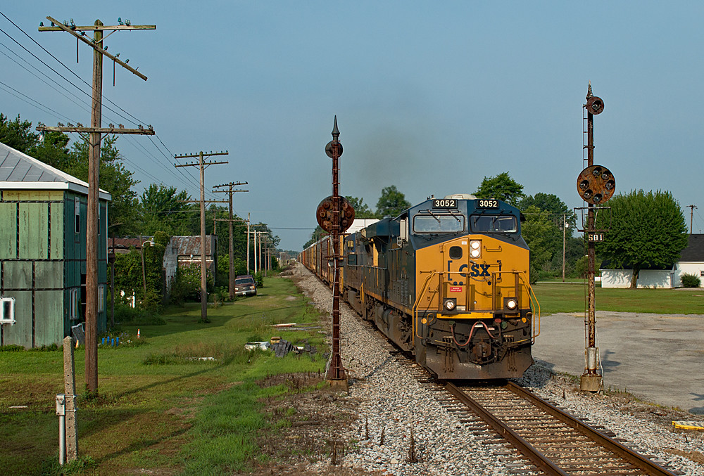 Q272_CSX3052_Holton_072416 | The morning sun greets Q272 as … | Flickr