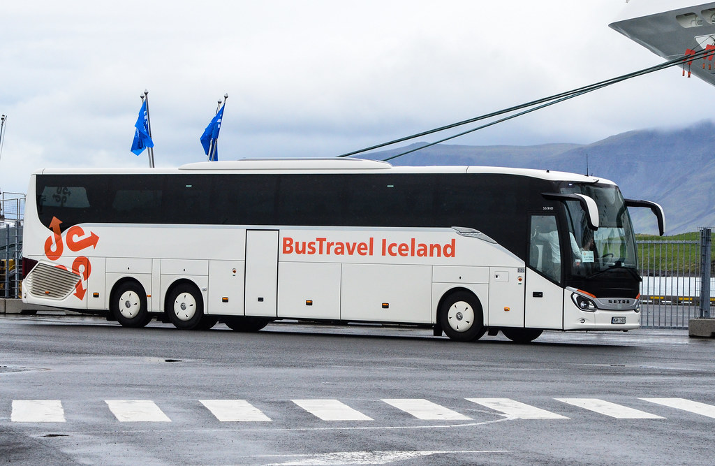 bus travel iceland bus