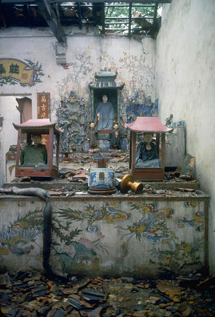 Bắc VN 1967 - Một ngôi chùa tại Hà Nội sau cuộc không kích