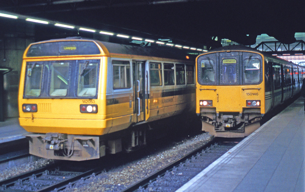 R8990.  Pacer and Sprinter at Manchester Victoria.