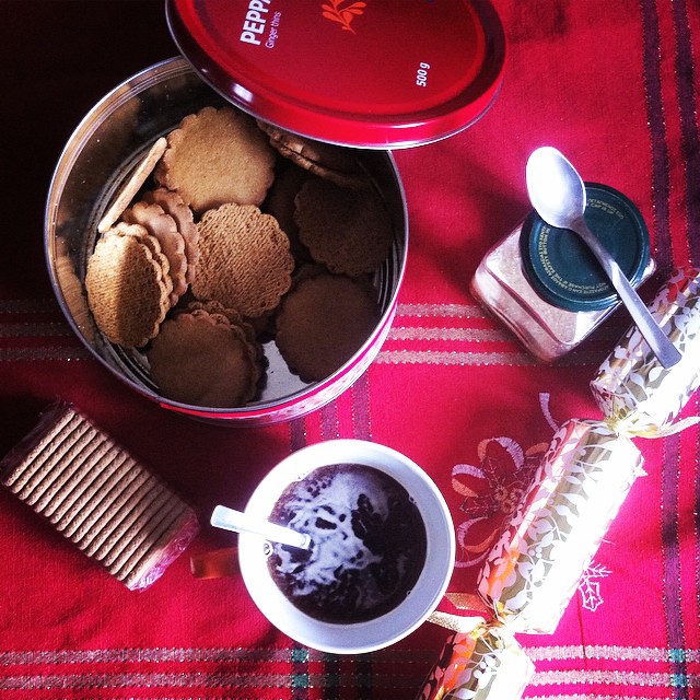#christmastime #breakfast #2014 #cracker #cookies #tea #cup #gingerbread