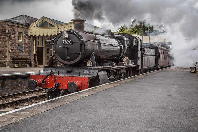 Dinmore Manor at Winchcombe (col)