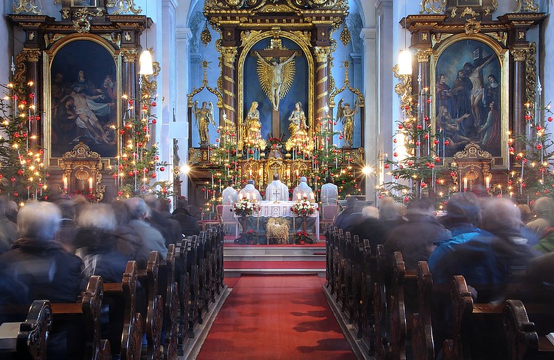 20150106-149F | Morgenmesse an Dreikönig in der Wallfahrtskirche Kreuzberg. Rhön, 06.01.2015
