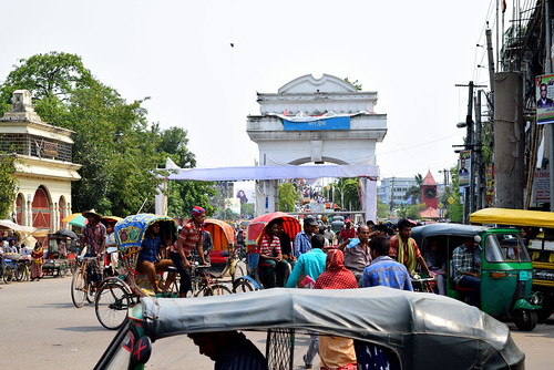 crowd city centre center sylhet bangladesh clock tower ali amjad gateway keane bridge surma gate park court point circuit house rickshaw baby taxi cng mobile stalls river nikon d5300