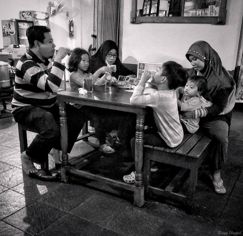 Family Dinner | Lebak Bulus South Jakarta Indonesia | Rizqy Unggul | Flickr