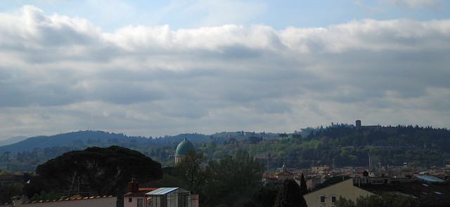 Firenze - Una Vista delle Colline che Circondano questa Splendida Città Rinascimentale