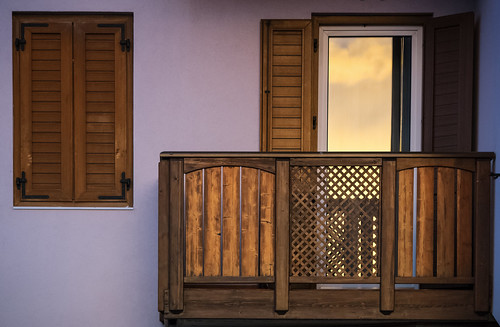 wood sunset sky cloud detail reflection window glass architecture balcony villa alpie
