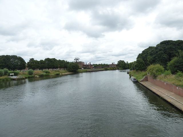 River Thames - Hampton Court Palace
