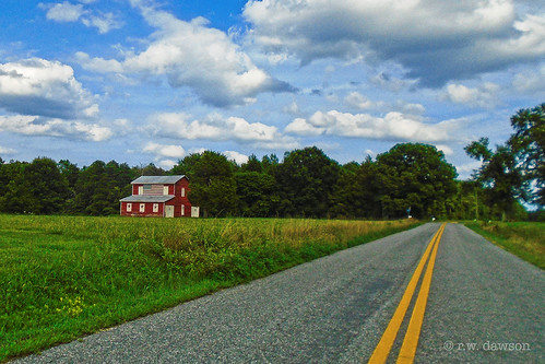 carolinecounty road farm field barn flag virginia va landscape