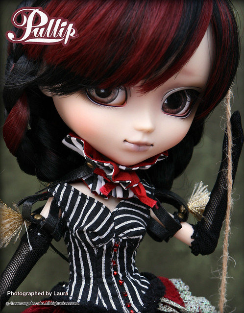 Close - My photo with Pullip Laura