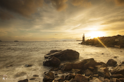 sunset lighthouse seascape sunrise landscape hongkong rocks asia dusk shore 香港 海岸 日落 cyberport 數碼港 黃昏 貝沙灣