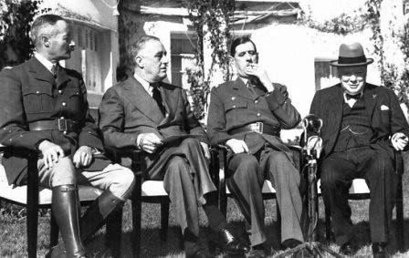 Resultado de imagen para Fotos: Conferencia de Casablanca entre Roosevelt, Churchill y los generales franceses Giraud y De Gaulle.