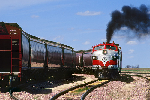 railroad train nebraska smoke ne locomotive exhaust coveredwagon fp7 switching emd gmd funit no54 hemingford grainhoppers nebkota cabunit coveredhoppers formercanadiannational