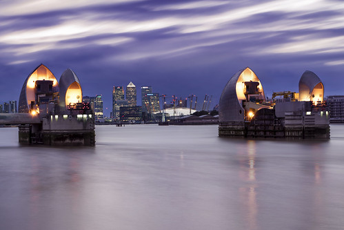 london canarywharf purple clouds le longexposure riverthames barrier skyscrapers defence hdr water night reflection sky skyline