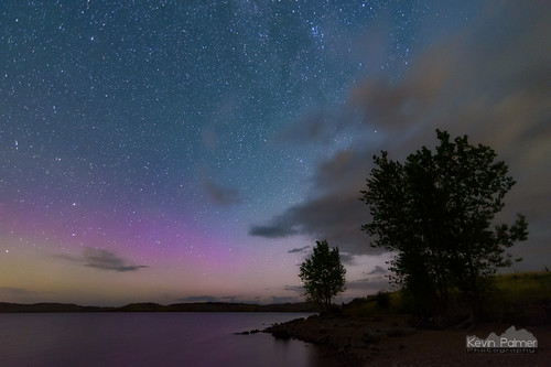 lakedesmet buffalo wyoming night sky stars starry summer august early morning dark astronomy astrophotography clouds nikond750 tokina1628mmf28 northernlights auroraborealis purple color colorful north water reflection trees zodiacallight beach astrometrydotnet:id=nova1678980 astrometrydotnet:status=failed