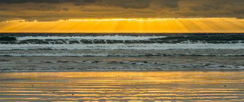 ocean orange yellow sunrise golden meer wave tenerife teneriffa sonnenaufgang canaryislands wellen elmedano kanarischeinseln ozean simplysuperb nikond7000